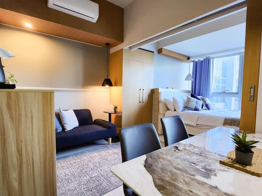 Luxestaysmnl Coastal Chic Netflx 380Mbps Pool Bgc Manila Exterior photo