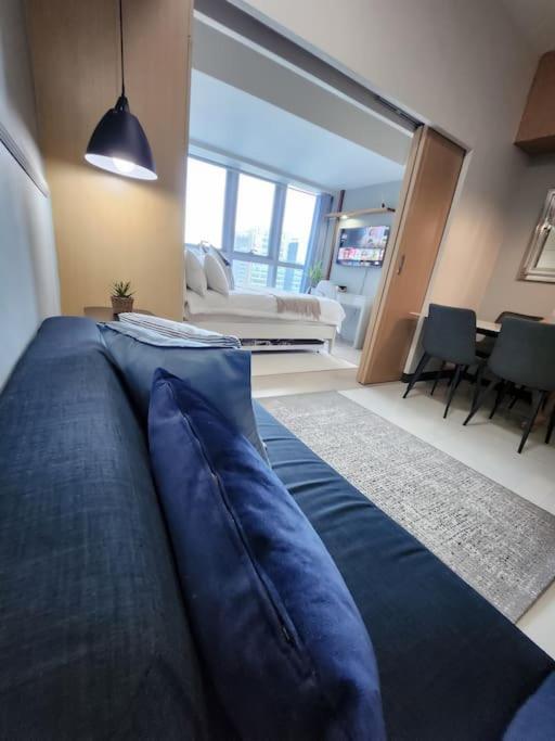Luxestaysmnl Coastal Chic Netflx 380Mbps Pool Bgc Manila Exterior photo