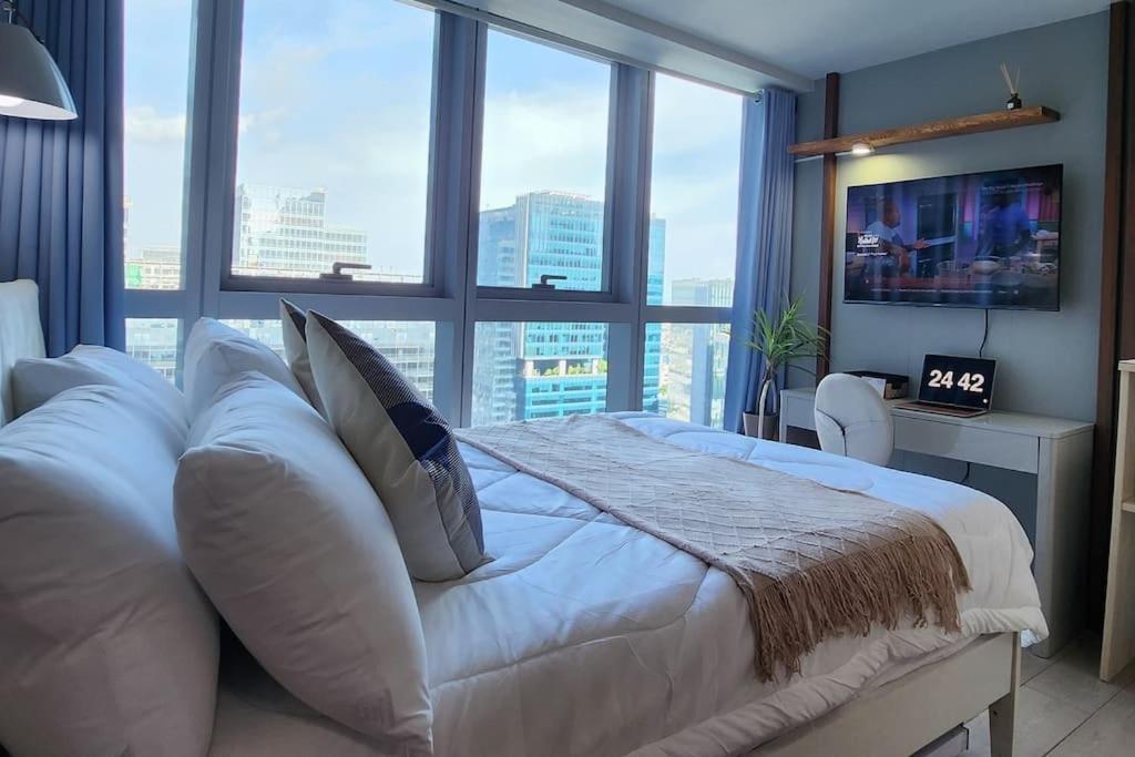 Luxestaysmnl Coastal Chic Netflx 380Mbps Pool Bgc Manila Exterior photo