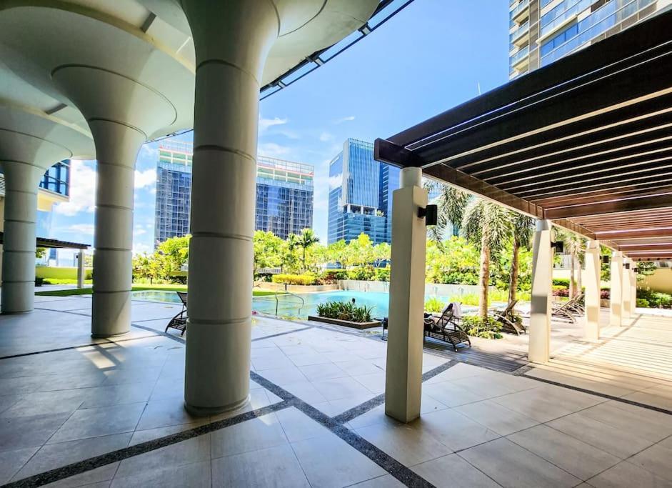 Luxestaysmnl Coastal Chic Netflx 380Mbps Pool Bgc Manila Exterior photo