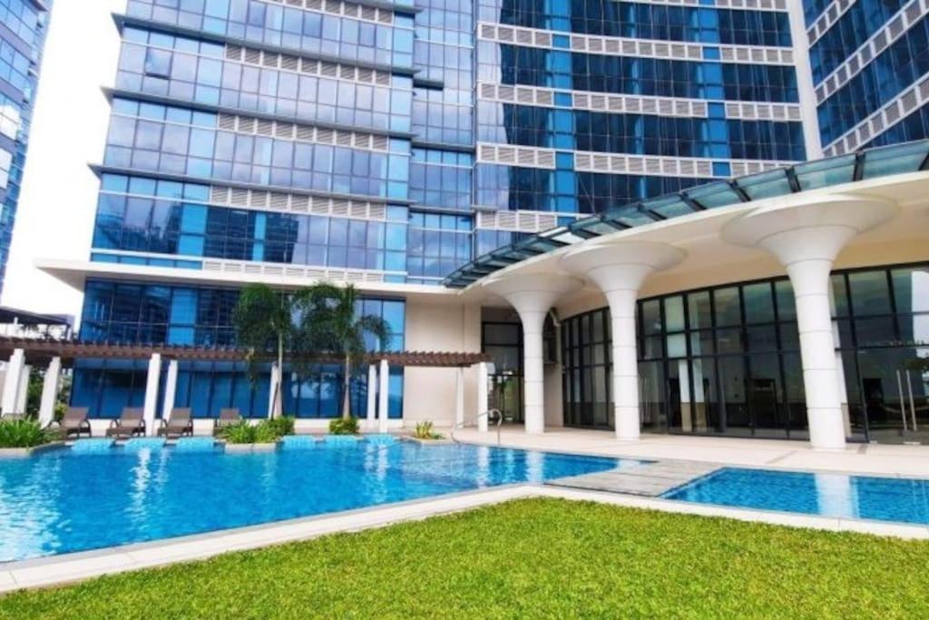 Luxestaysmnl Coastal Chic Netflx 380Mbps Pool Bgc Manila Exterior photo
