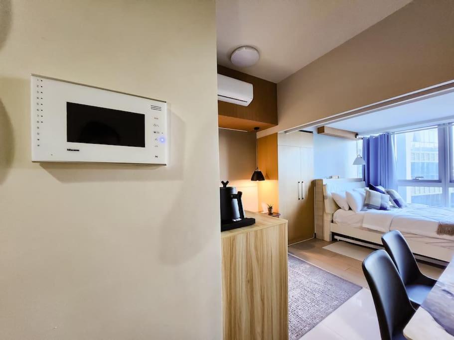 Luxestaysmnl Coastal Chic Netflx 380Mbps Pool Bgc Manila Exterior photo