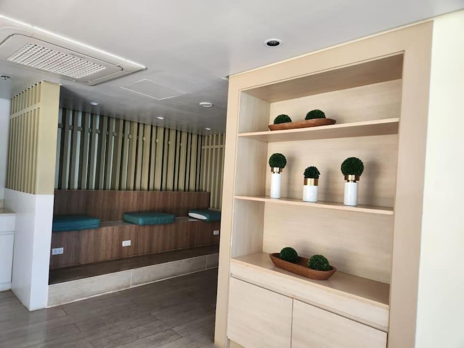 Luxestaysmnl Coastal Chic Netflx 380Mbps Pool Bgc Manila Exterior photo