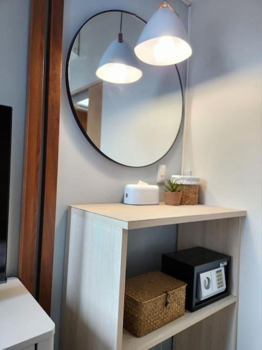 Luxestaysmnl Coastal Chic Netflx 380Mbps Pool Bgc Manila Exterior photo